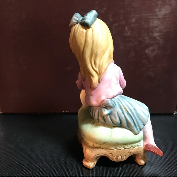 Porcelain girl with white cat on Ottoman 5” tall - Picture 4 of 7